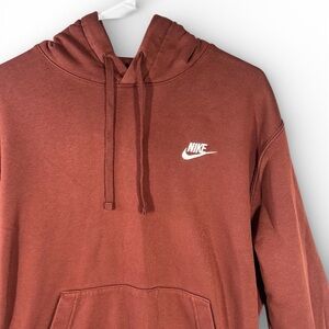 Nike Swoosh Club Fleece Hoodie Mens Medium Brick Red Pullover Sportswear